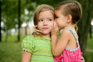 Kids say the darndest things, truly... they're so hilariously honest sometimes, and we found a bunch of hilarious notes from kids for you: